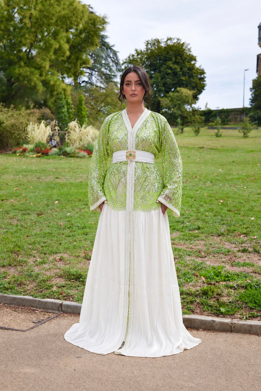 Caftan Aya vert pistache & Ivoire — Sequins