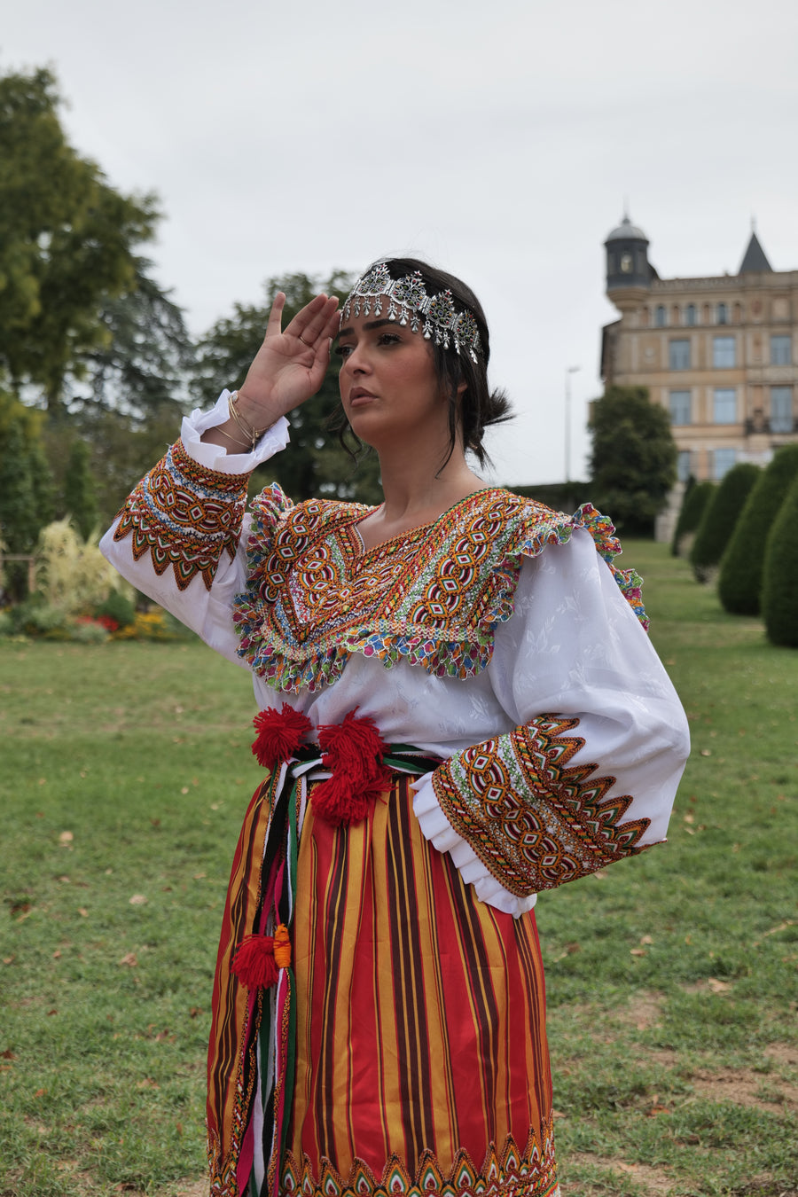 Robe Kabyle Traditionnelle — Modèle Unique