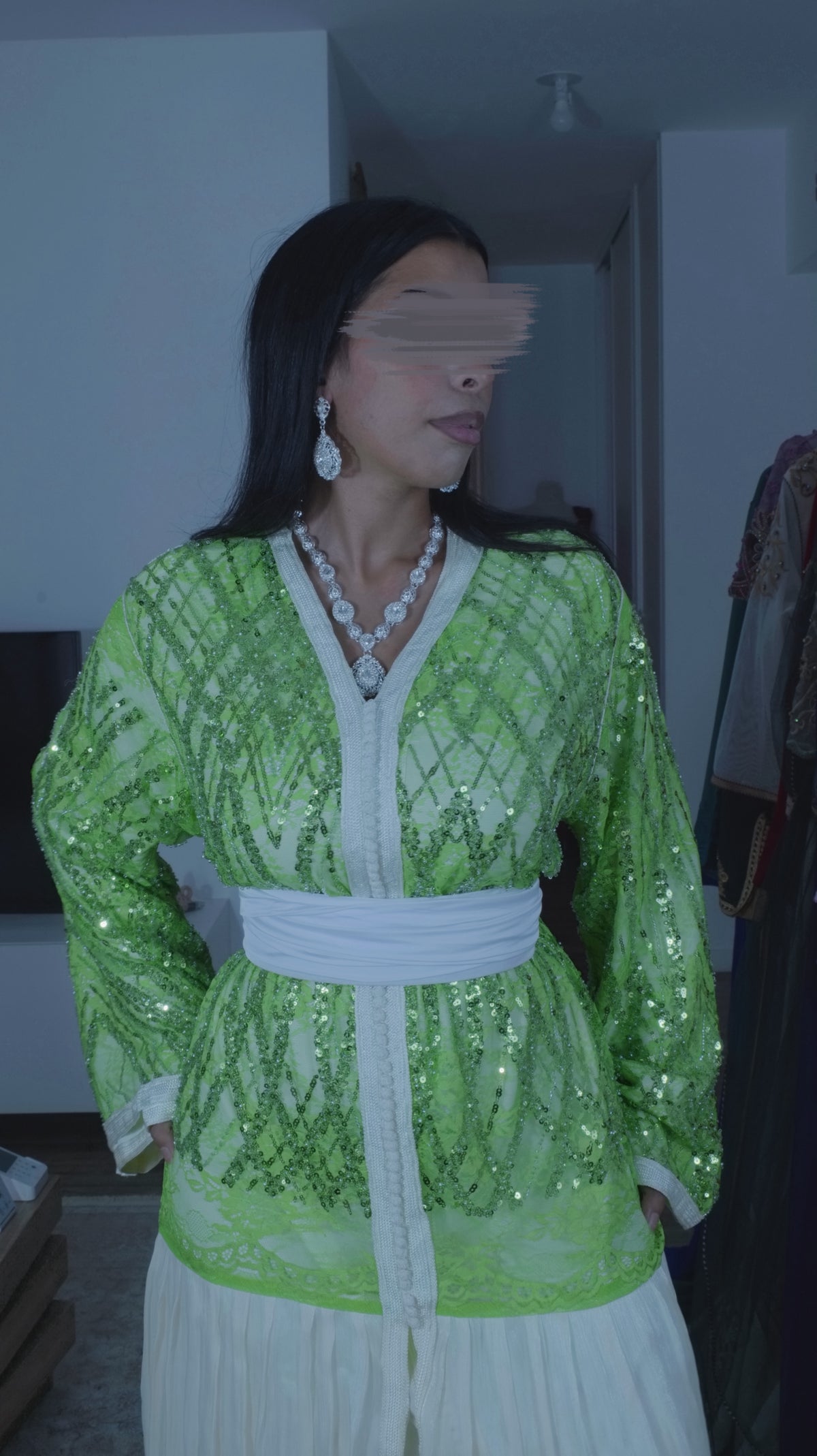 Caftan Aya vert pistache & Ivoire — Sequins