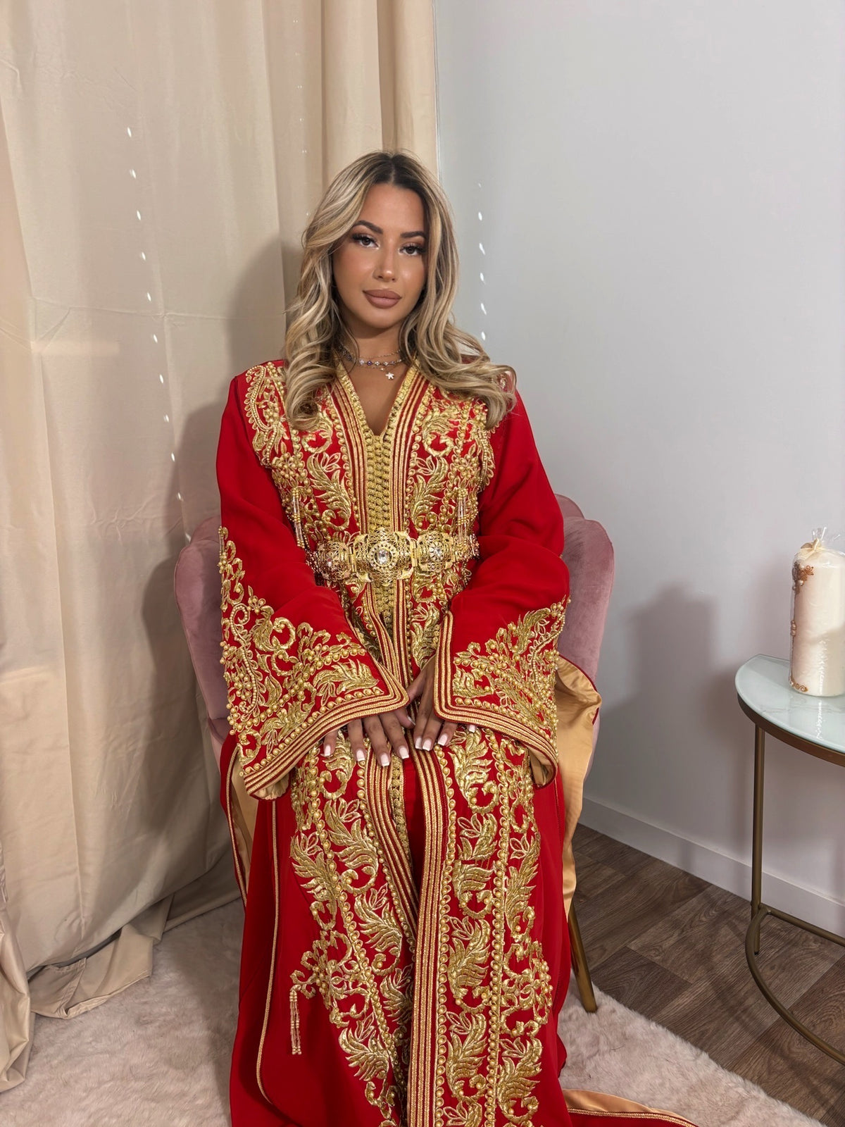 Caftan Royal rouge et or – Élégance marocaine