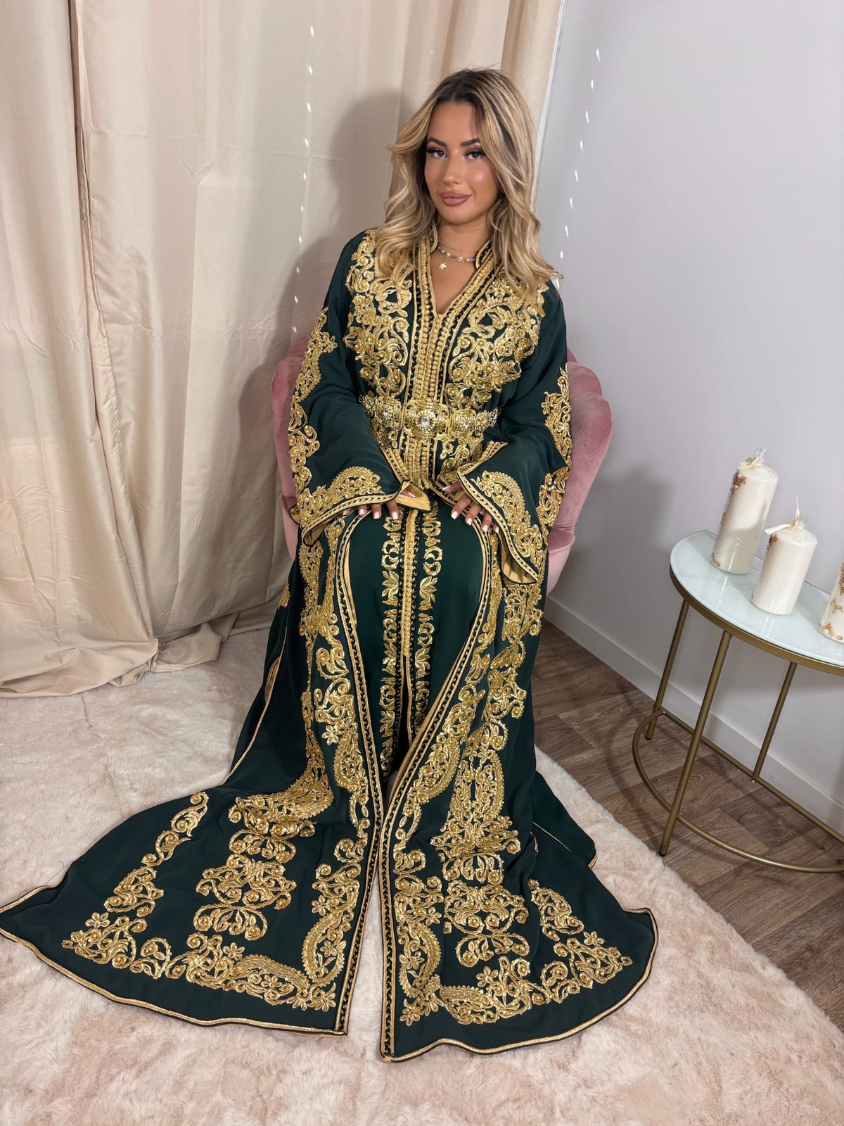 Caftan Royal vert émeraude et or – Luxe et prestige marocain