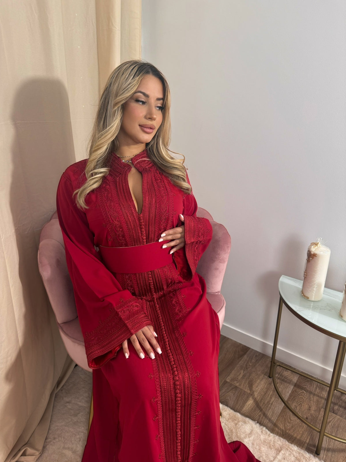 Caftan HUDA rouge – Élégance intemporelle