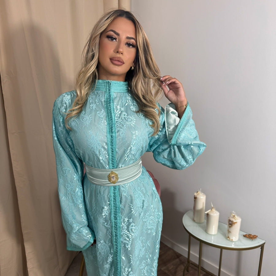 Caftan sirène marocain bleu turquoise – Élégance lumineuse et raffinement