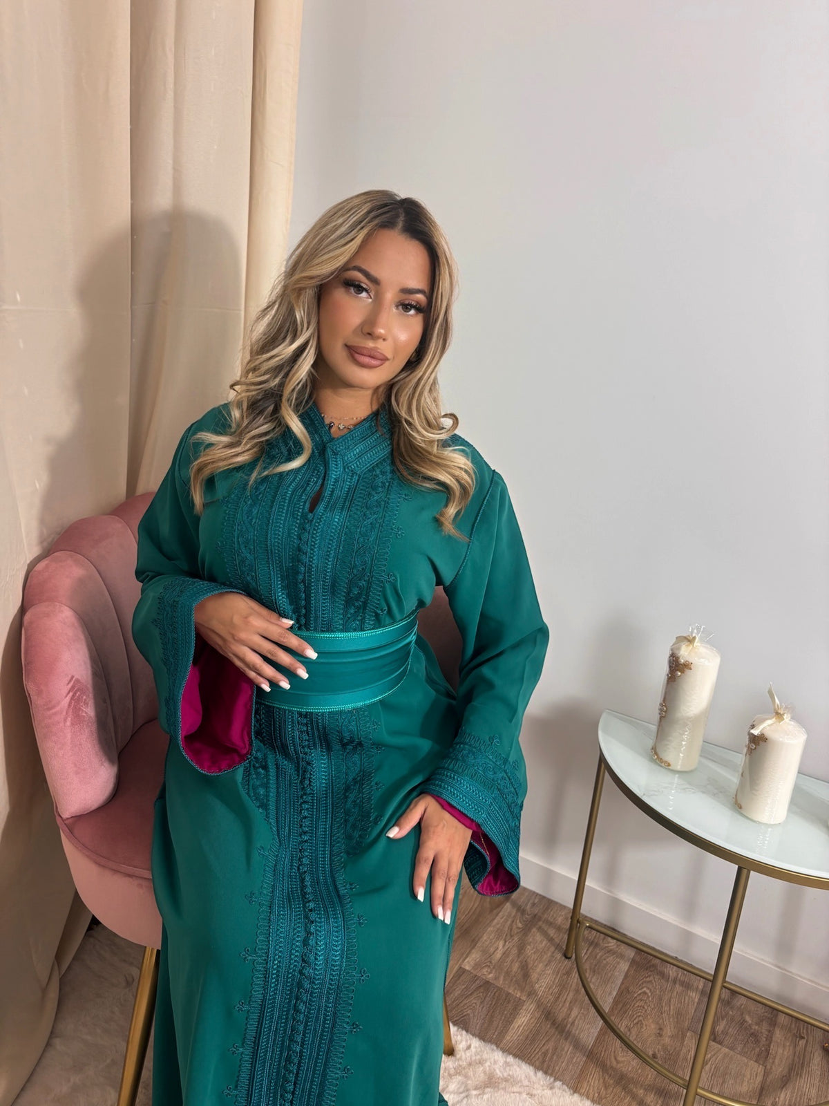 Caftan HUDA vert émeraude – Raffinement et élégance