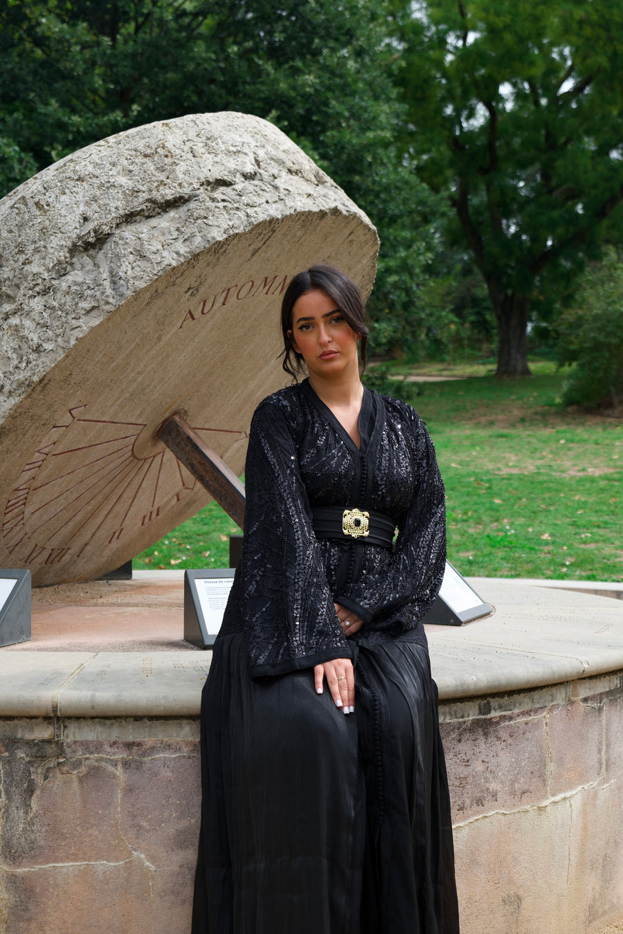 Caftan Aya noir - prestige et élégance